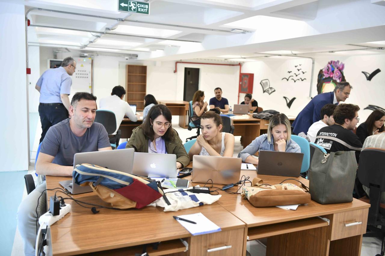 ANKARA BÜYÜKŞEHİR BELEDİYESİ “CHATGPT AKADEMİK ÇALIŞMA ETKİNLİĞİ”NE EV SAHİPLİĞİ YAPTI