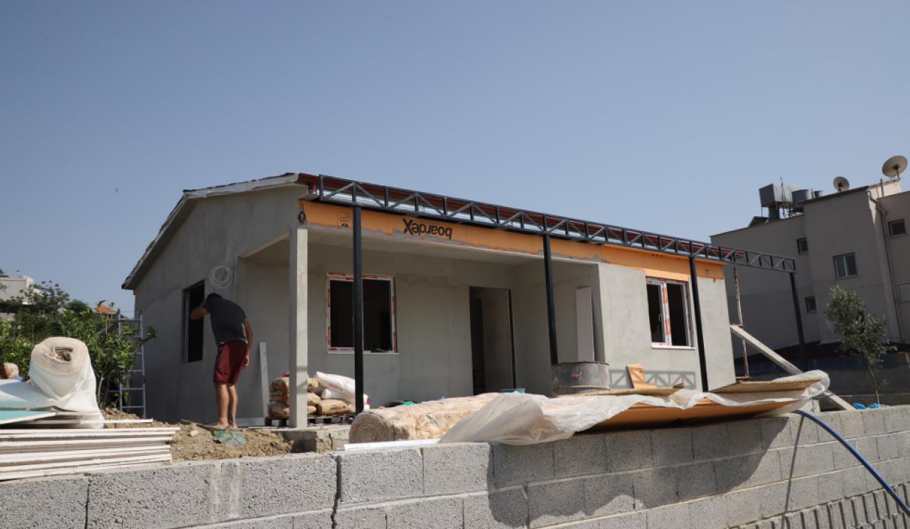 Büyükçekmece Belediyesi depremzedeleri yalnız bırakmıyor