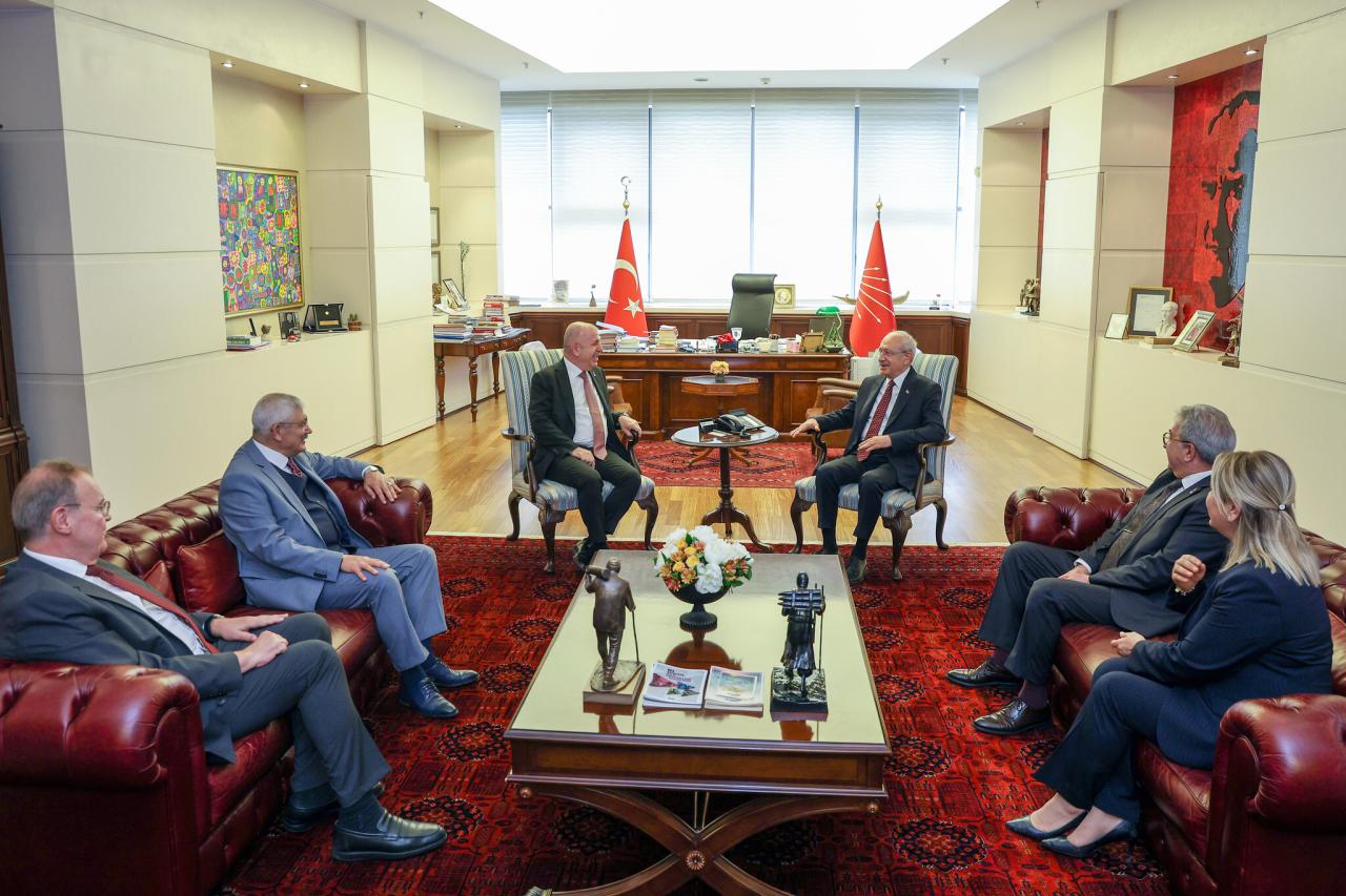 CHP Genel Başkanı Kemal Kılıçdaroğlu, Zafer Partisi Genel Başkanı Ümit Özdağ’la Bir Araya Geldi