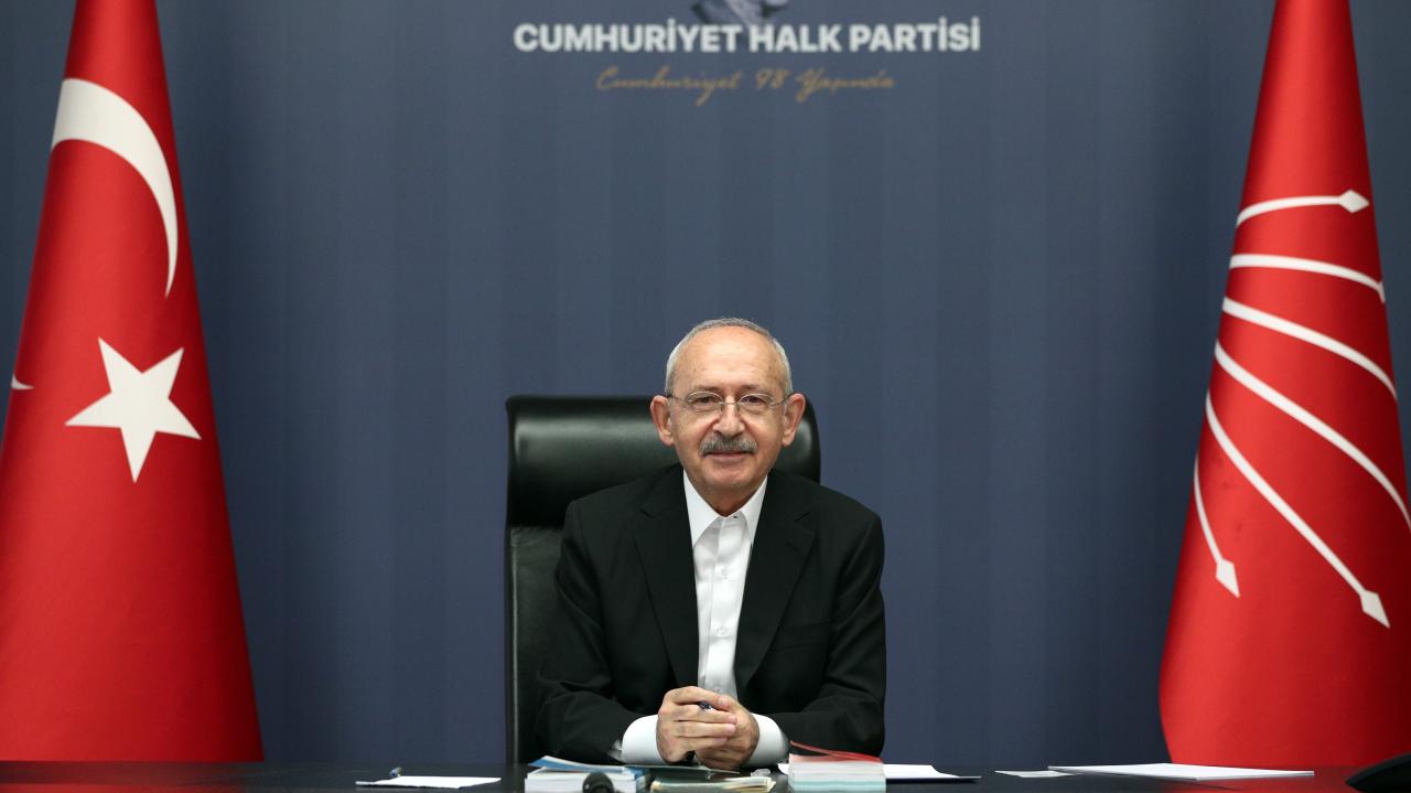 CHP Lideri Kılıçdaroğlu: “Fırtınalı Günlerin Kaptanı, Güzel Günlerin Mimarı Bütün Babaların Babalar Günü Kutlu Olsun”