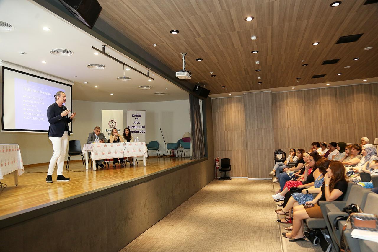 ATAŞEHİRLİLER, ALERJİ HASTALIKLARINA İLİŞKİN KONULARI UZMANLARINA SORDULAR