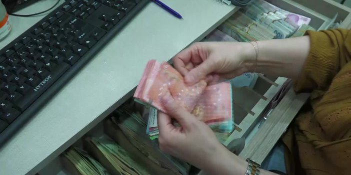 DÖVİZ KURLARINDAKİ YÜKSELİŞ SÜRÜYOR