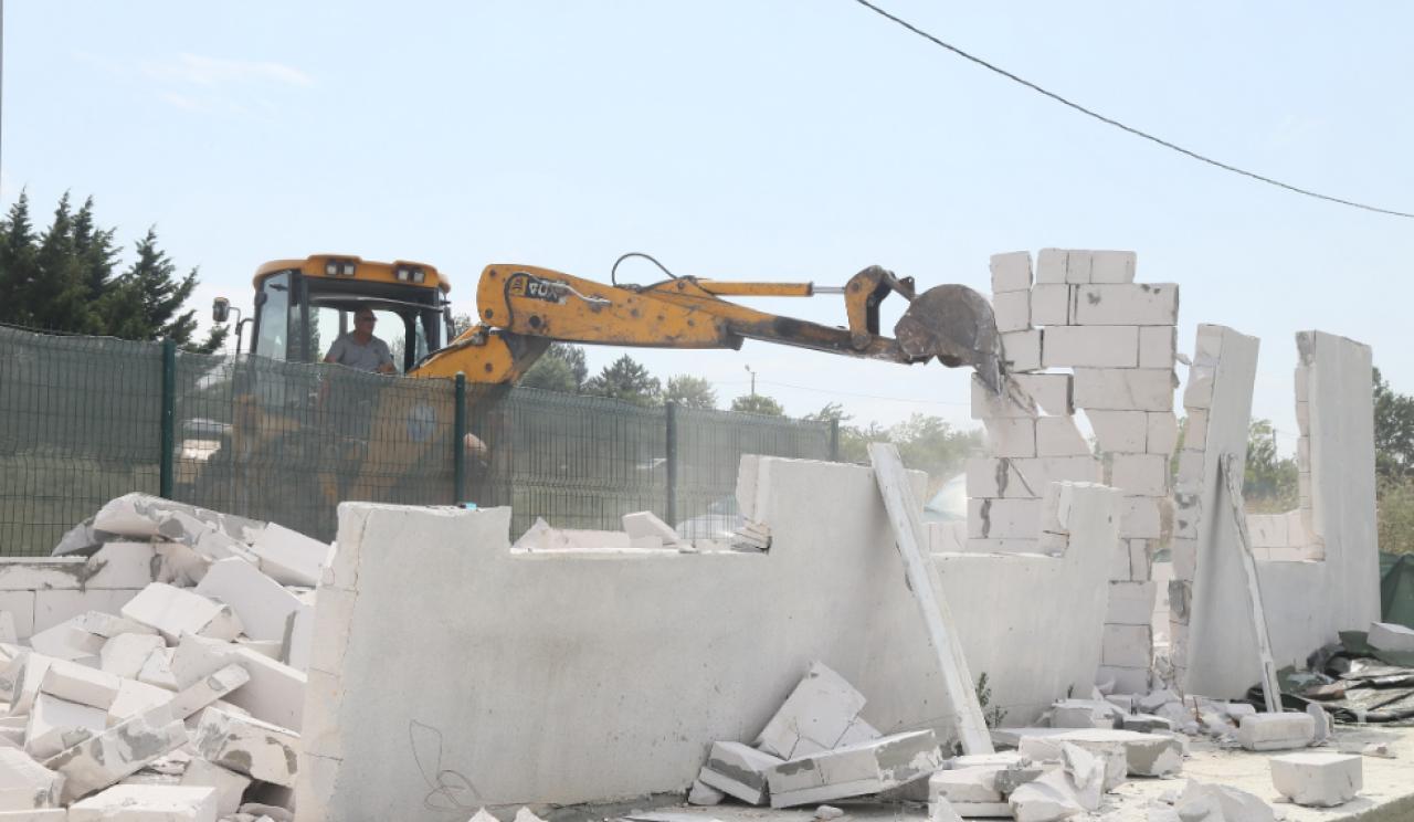 İstanbul’un içme suyu havzasına yapılan 8 kaçak yapı yıkıldı