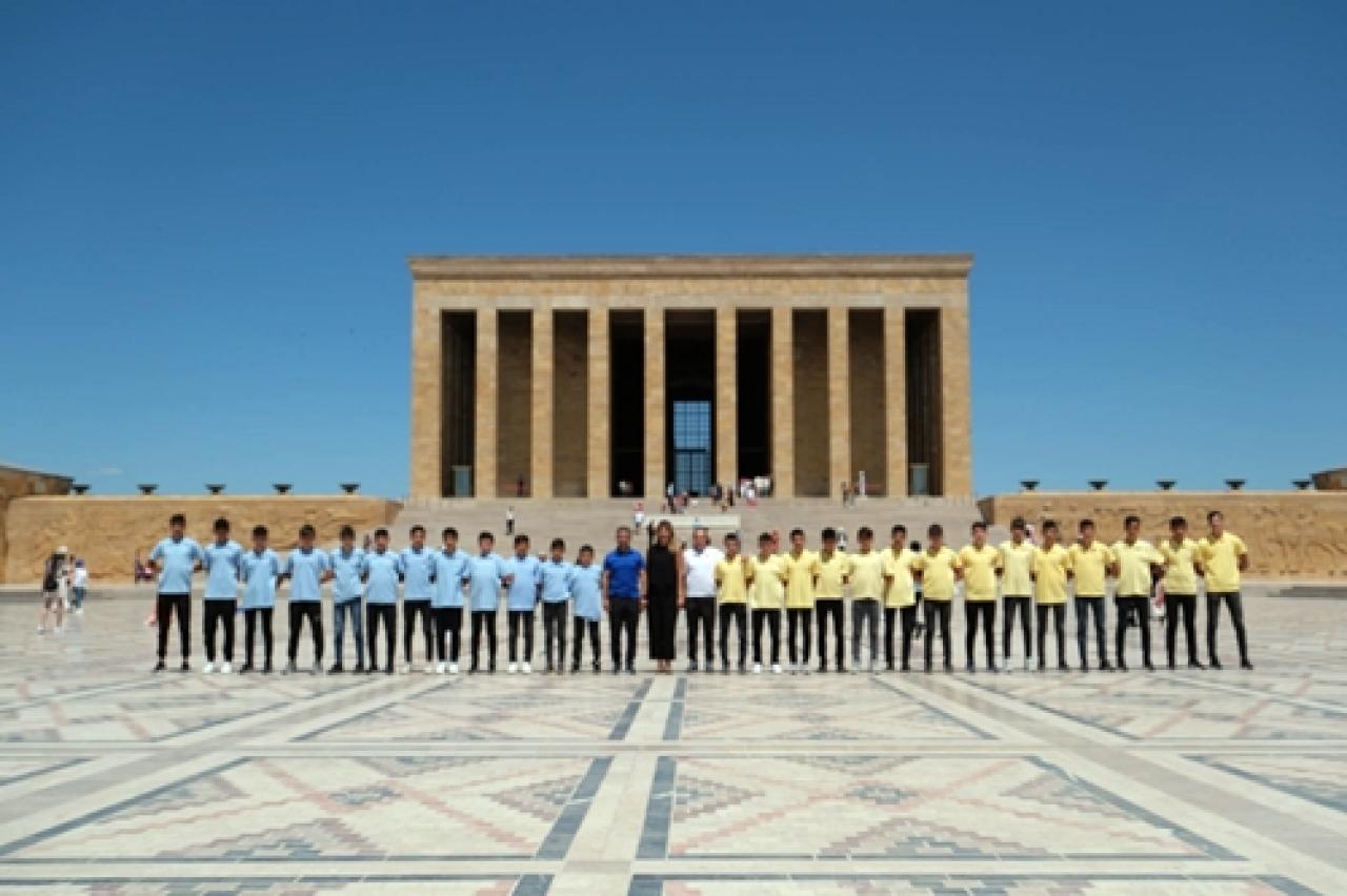 Apranti Eğitim Merkezi öğrencilerinden Anıtkabir ziyareti
