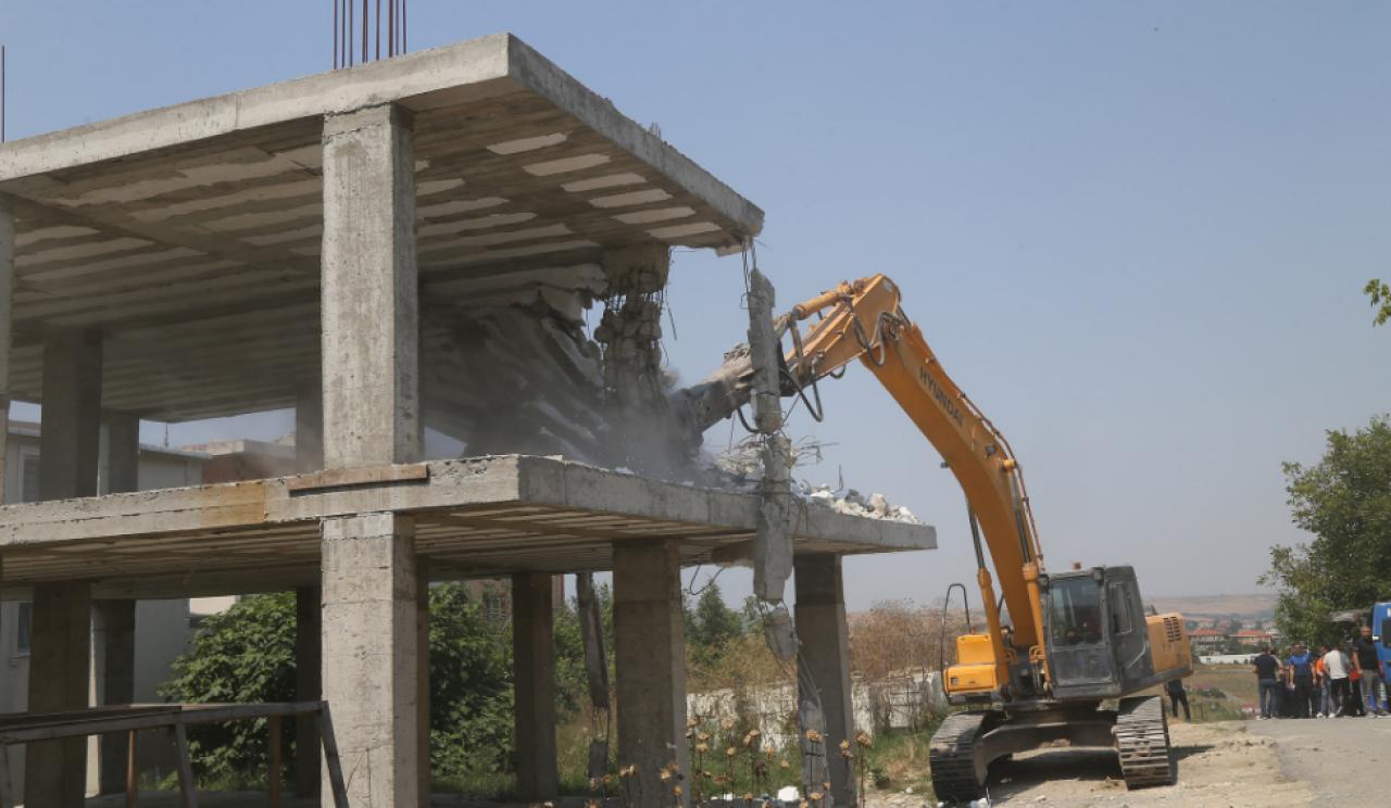 Büyükçekmece’de kaçak yapılara taviz verilmiyor!