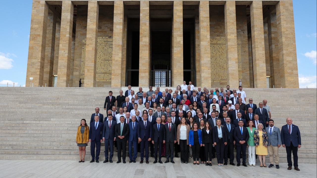 CHP Genel Başkanı Kemal Kılıçdaroğlu, Lozan Barış Antlaşması’nın 100’üncü Yılında Anıtkabir’i Ziyaret Etti