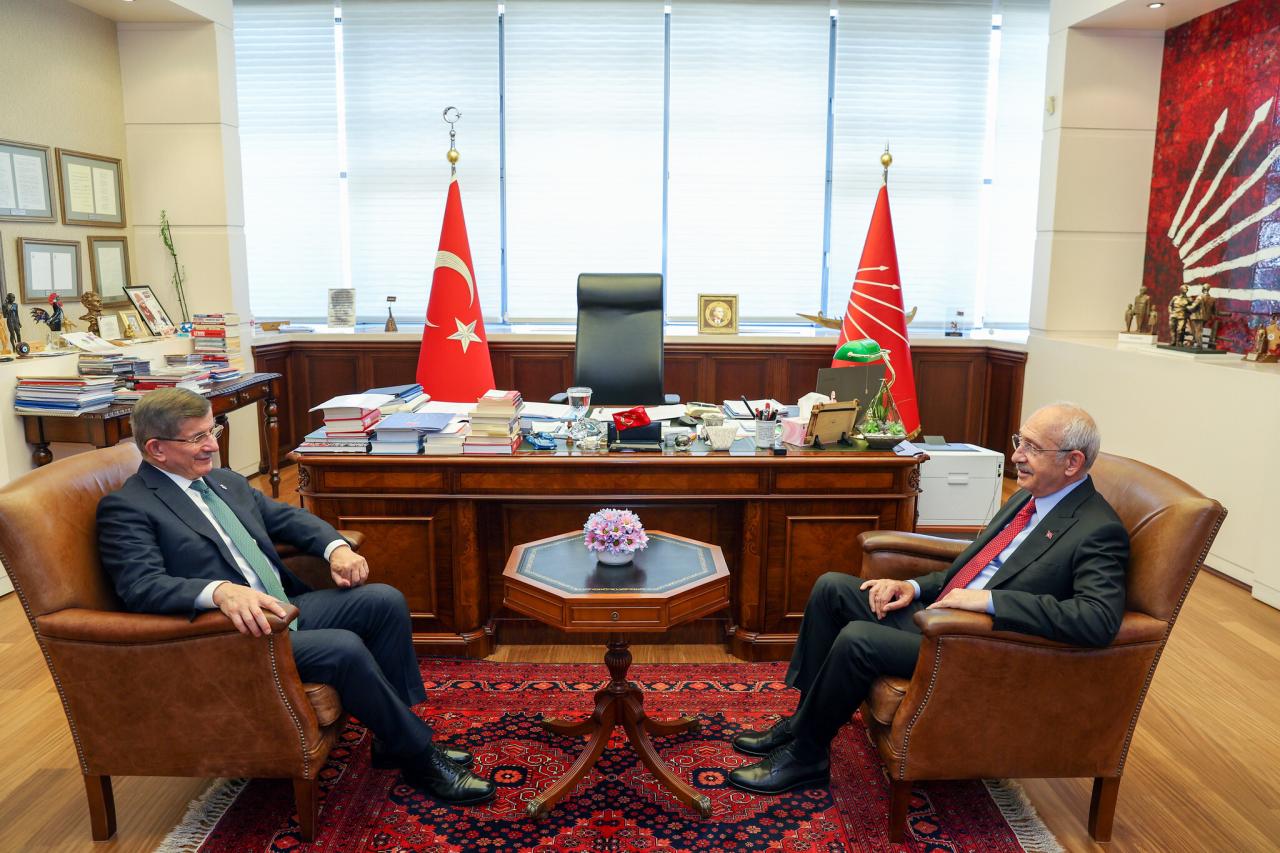 CHP Lideri Kemal Kılıçdaroğlu, Gelecek Partisi Lideri Ahmet Davutoğlu’yla Bir Araya Geldi