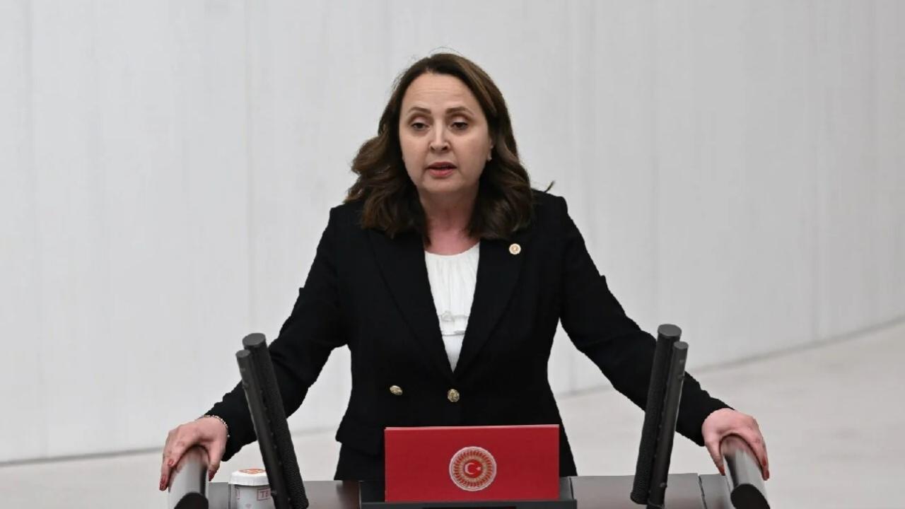 Semra Dinçer, Kimyasal Atık Deposu Olan Geminin İzmir’e Getirilmesine Tepki Gösterdi