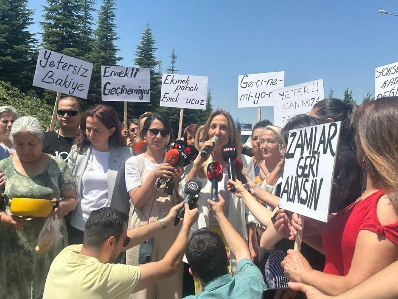 Aylin Nazlıaka’nın Peş Peşe Gelen Zamlara Yönelik Basın Açıklaması