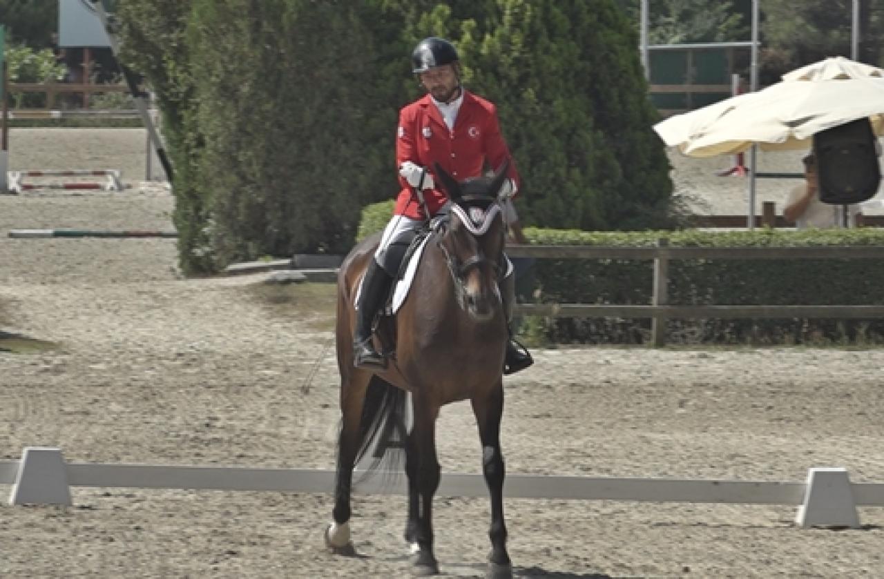 2023 yılı Ulusal Para At Terbiyesi Yarışmaları'na Alperen Alper de katıldı