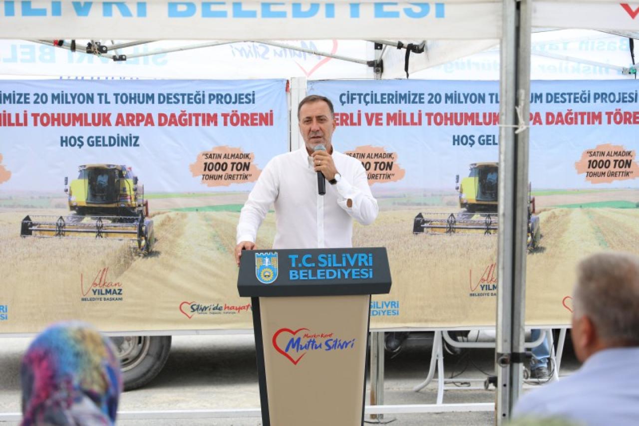 SİLİVRİLİ ÇİFTÇİLERİN YÜZÜ TOHUMLUK ARPA İLE GÜLÜYOR