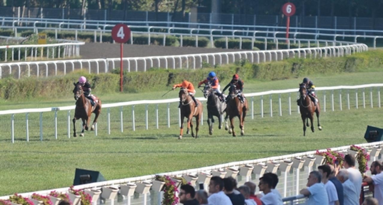 Osman Tuncay Atakol Koşusu'nda Artemisa Gentile beyaz bayrak ayna yaptı