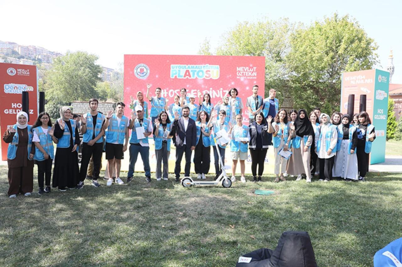 GENÇLER SOKAKLARI TEMİZLEDİ, FİYATLARI DENETLEDİ