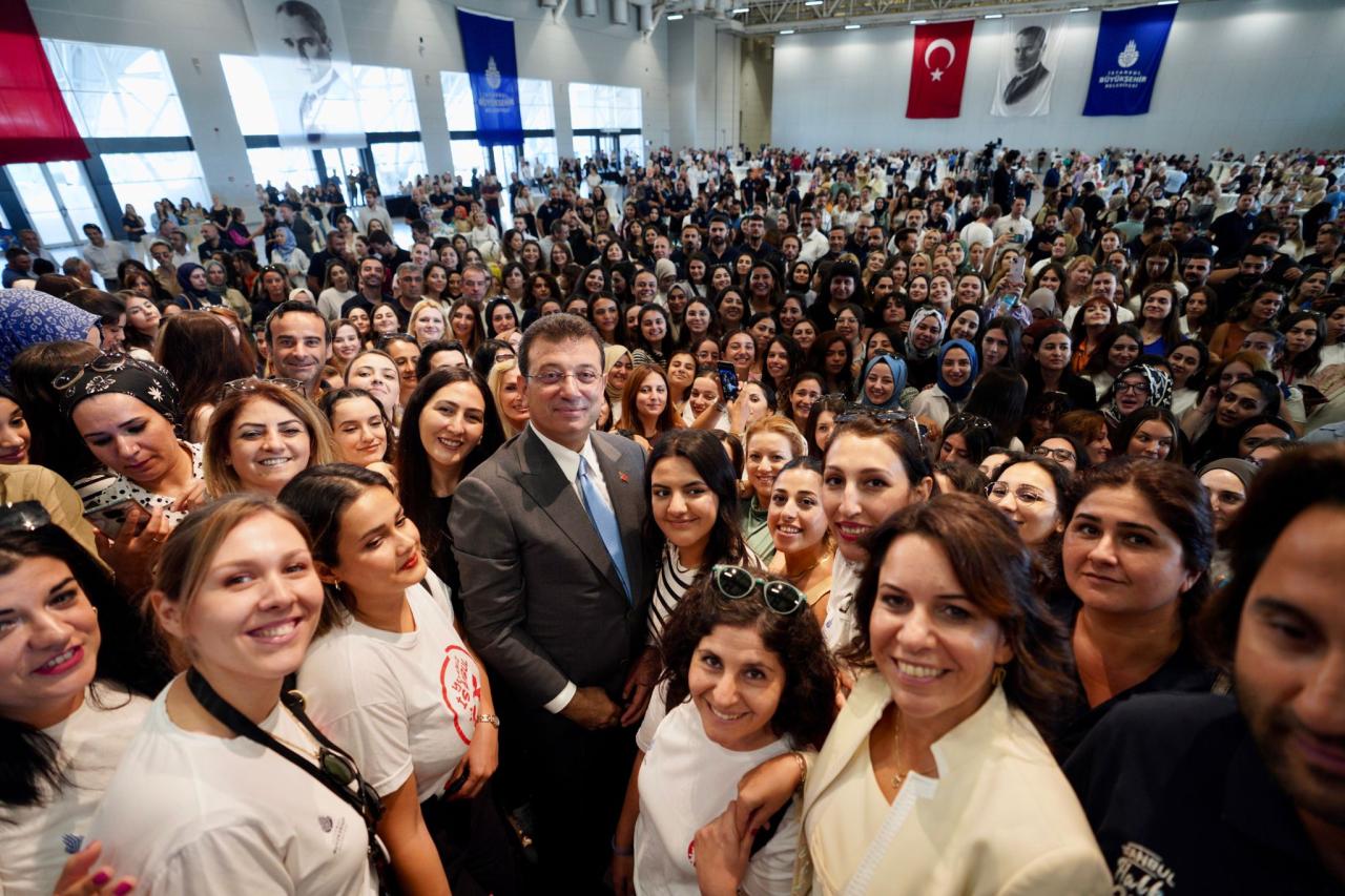 İSTANBUL’UN ‘KANATSIZ MELEKLERİNE’ SESLENDİ