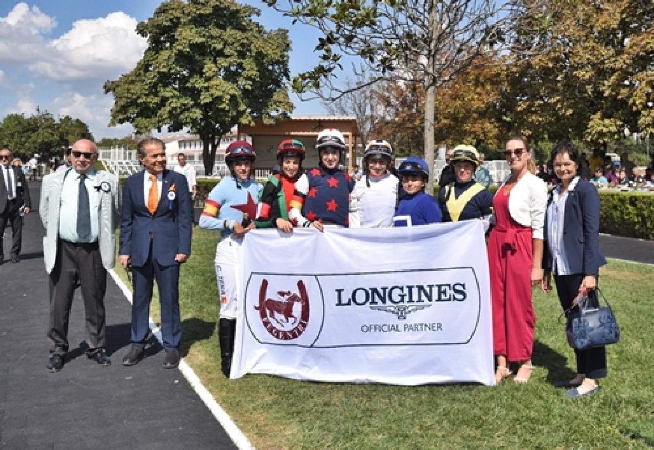 Eszter Jeles - FEGENTRI Amatör Kadın Biniciler Dünya Şampiyonası Koşusu'nu Little Frankel kazandı