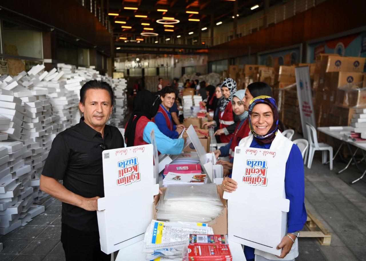 Tuzla Belediyesi’nden 50 Bin Öğrenciye Kırtasiye Desteği