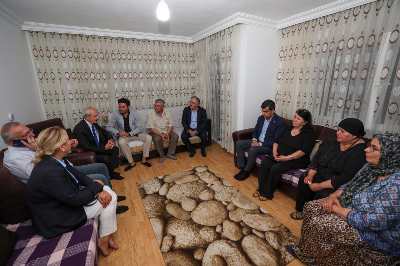 CHP Genel Başkanı Kemal Kılıçdaroğlu'ndan Eski Etimesgut İlçe Başkanı Öktem'e Taziye Ziyareti