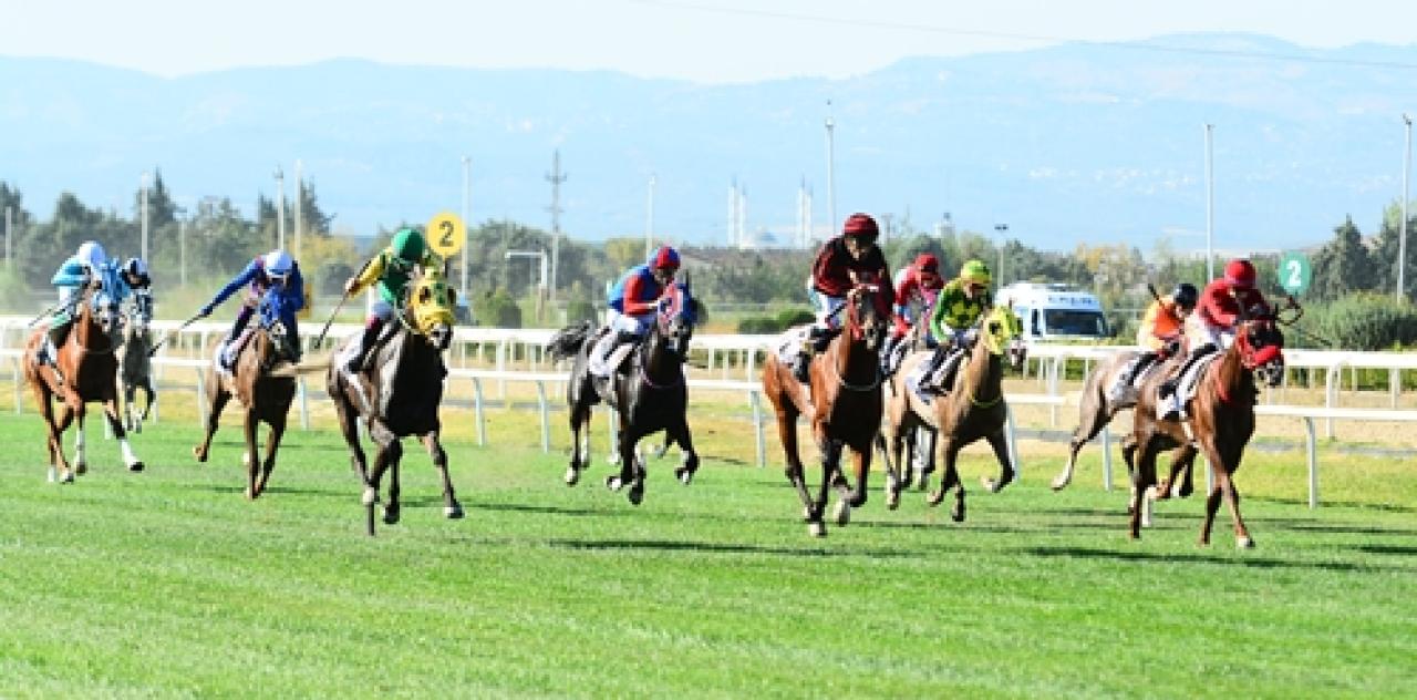 Bursa’da düzenlenen G3 koşuyu Rüzgar Barış kazandı