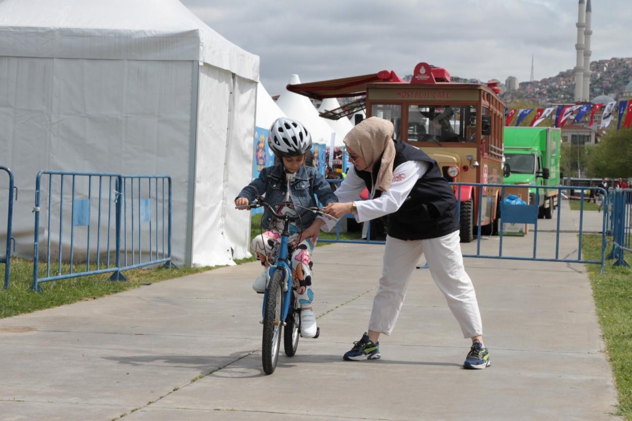 İSBİKE BİSİKLET OKULU İLE 13 BİN 896 KİŞİ PEDAL ÇEVİRDİ