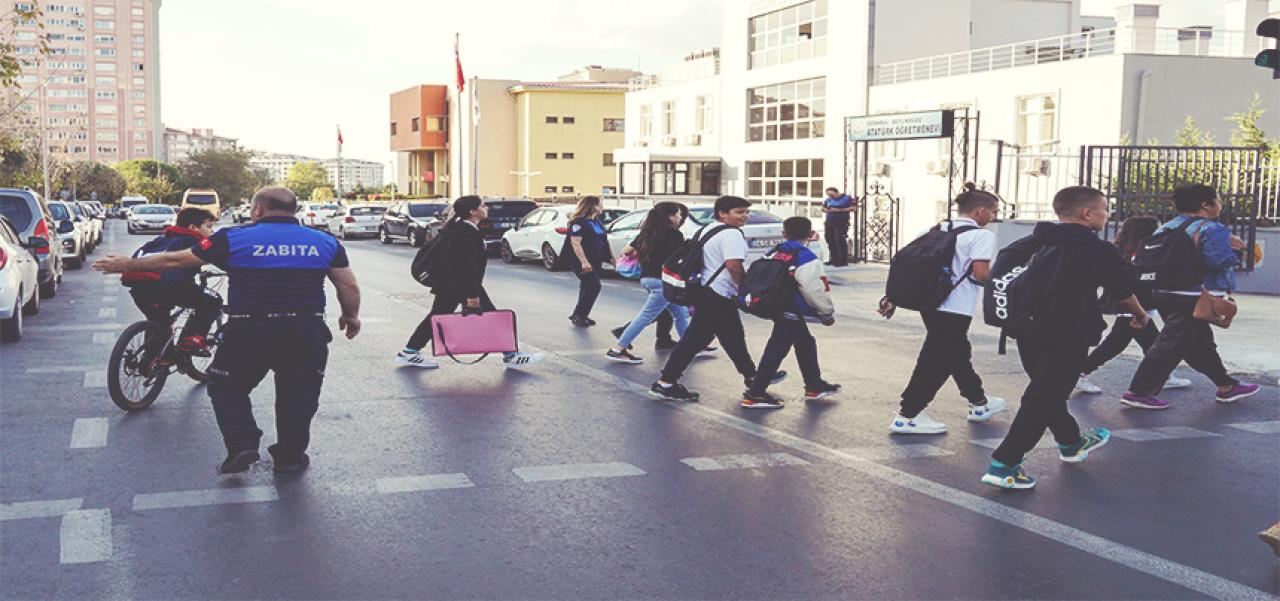 BEYLİKDÜZÜ BELEDİYESİ ÖĞRENCİLER İÇİN GÖREV BAŞINDA