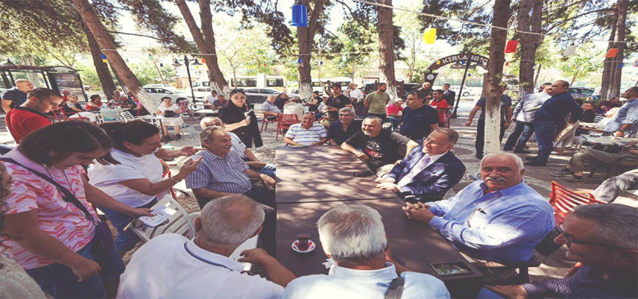 BAŞKAN ÇALIK EMEKLİLER LOKALİ’Nİ ZİYARET ETTİ