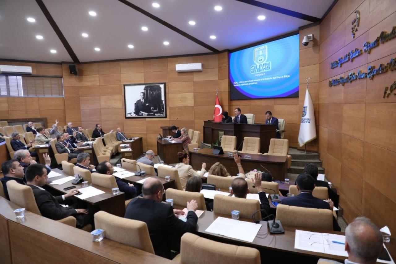 SİLİVRİ BELEDİYE MECLİSİ İSRAİL’İ KINADI