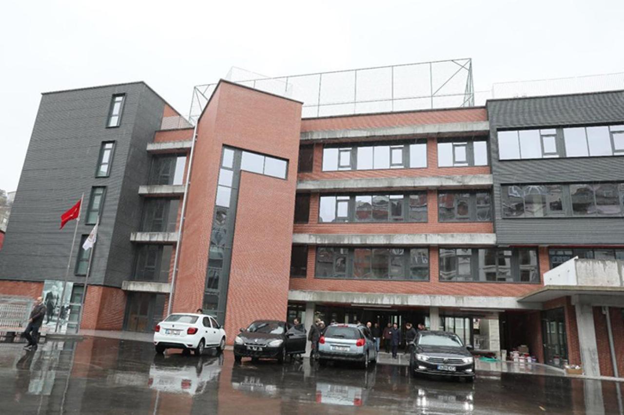 KÂĞITHANE’DE OKULLAR DÖNÜŞÜYOR