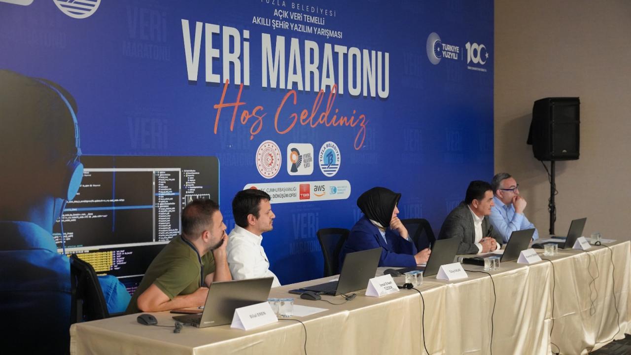 Akıllı şehir yazılım yarışması ‘Veri Maraton’unda 5 ekip mücadele etti