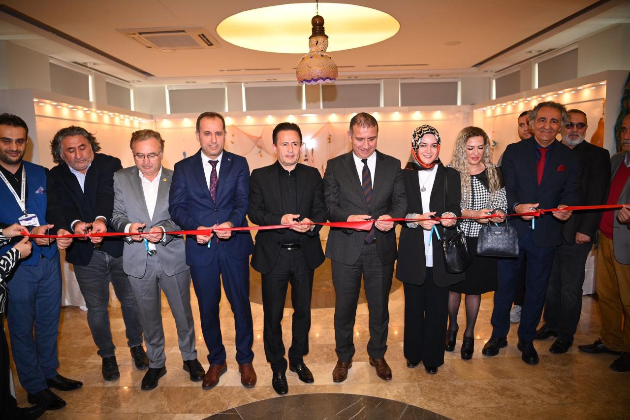 ‘Cumhuriyetimizin 100. Yılı Geçmişten Geleceğe Su Kabağı’ sergisi Tuzla’da açıldı