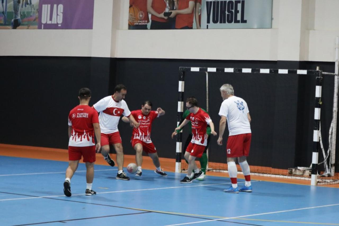 TÜRK DÜNYASI SPOR VE KÜLTÜR ŞENLİĞİNE MUHTEŞEM FİNAL