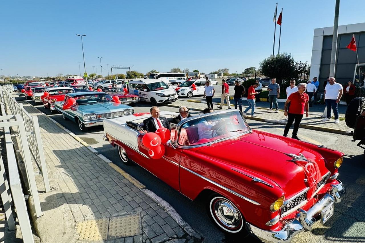 Avcılar Belediyesi, Cumhuriyetin 100. Yılı İçin Konvoy Düzenledi