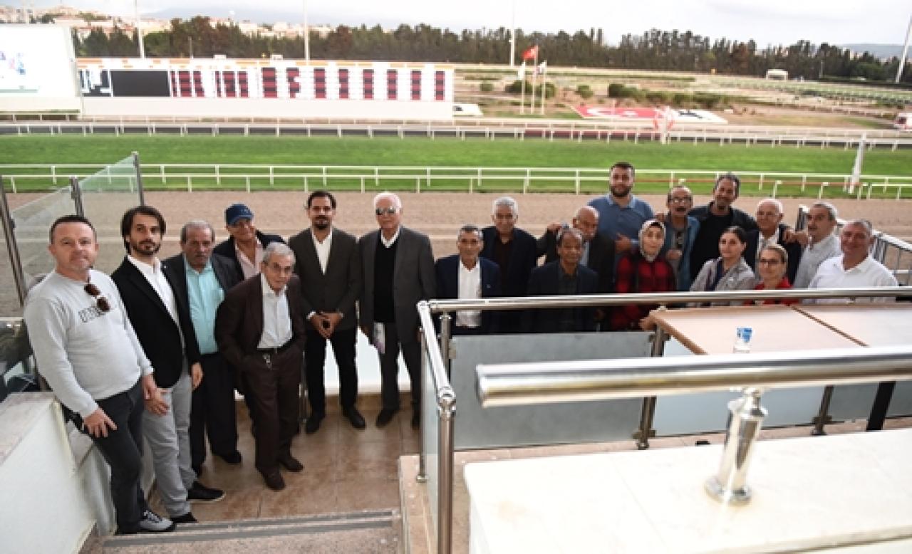 İzmir Hipodromu huzurevi sakinlerini ağırladı