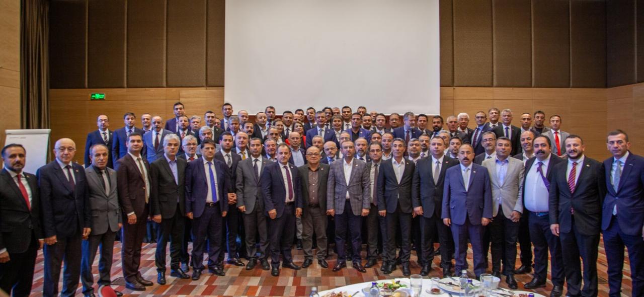 CHP Genel Başkanı Özgür Özel, 81 İl Başkanıyla Bir Araya Geldi: “Hep Birlikte Var Gücümüzle Çalışacağız”