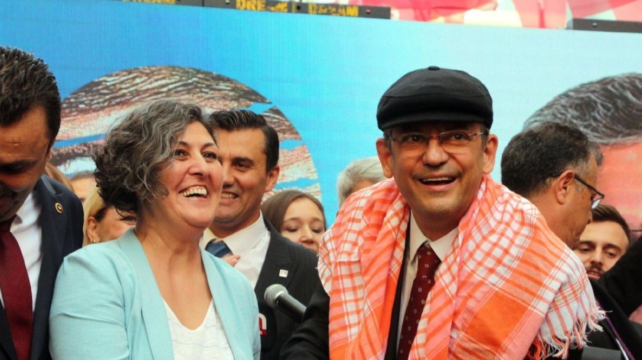 CHP Genel Başkan Özgür Özel Memleketi Manisa’da: “Hikayemiz Yeni Başlıyor, Bu Partiyi İktidar Yapana Kadar Durmak Yok”