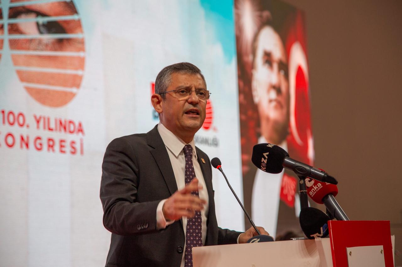 CHP Genel Başkanı Özgür Özel: Yarın TBB'nin Düzenlediği ‘Hukukun Üstünlüğü’ Yürüyüşüne Destek Vereceğiz