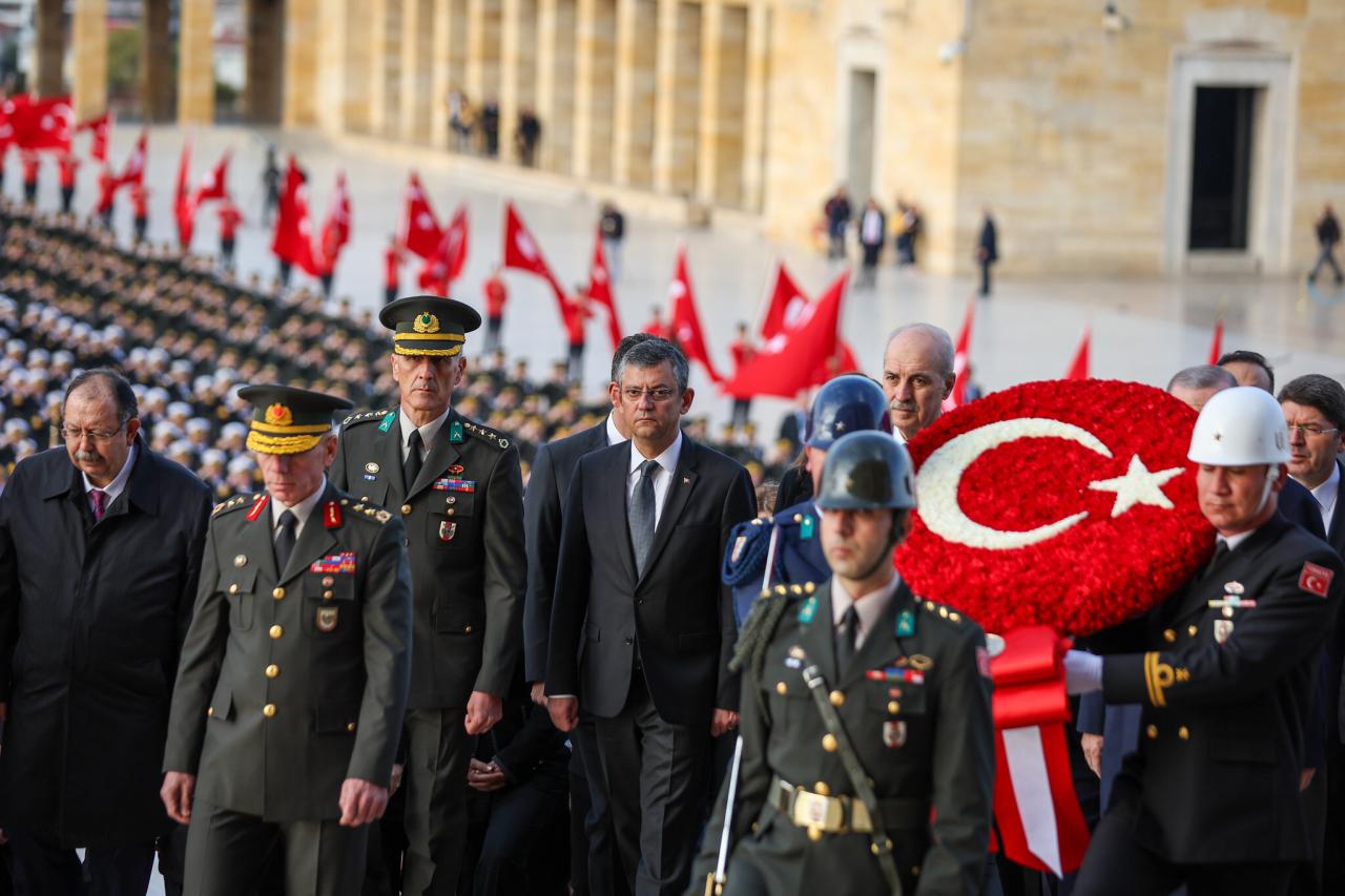 CHP Lideri Özel, Atatürk'ün Ebediyete İntikalinin 85'inci Yılında Anıtkabir'de Düzenlenen Resmi Törene Katıldı