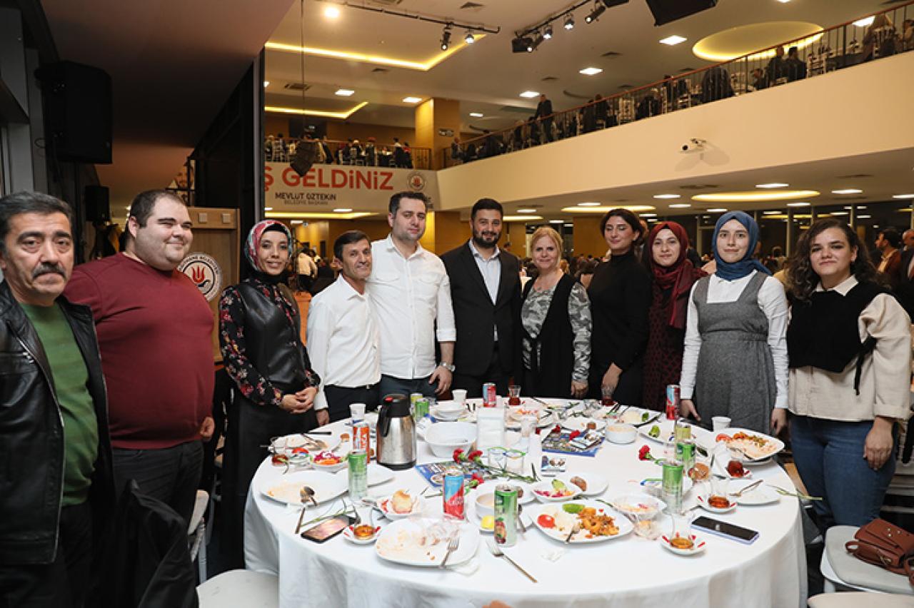 KÂĞITHANE’DE 24 KASIM ÖĞRETMENLER GÜNÜ KUTLANDI