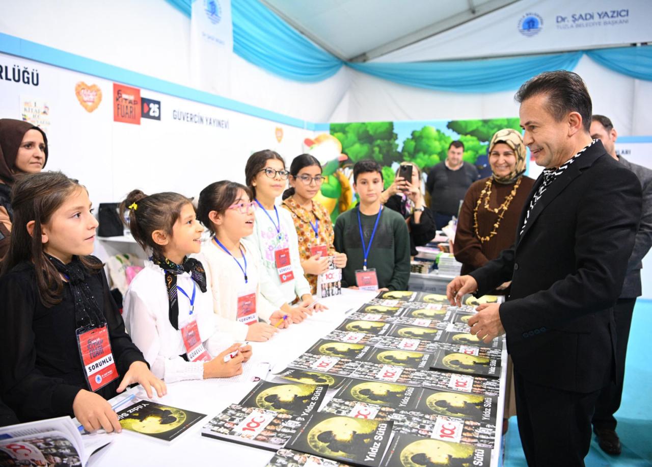 100 İlkokul Öğrencisinin Eseri 'Yıldız Sütü' Kitabında Toplandı