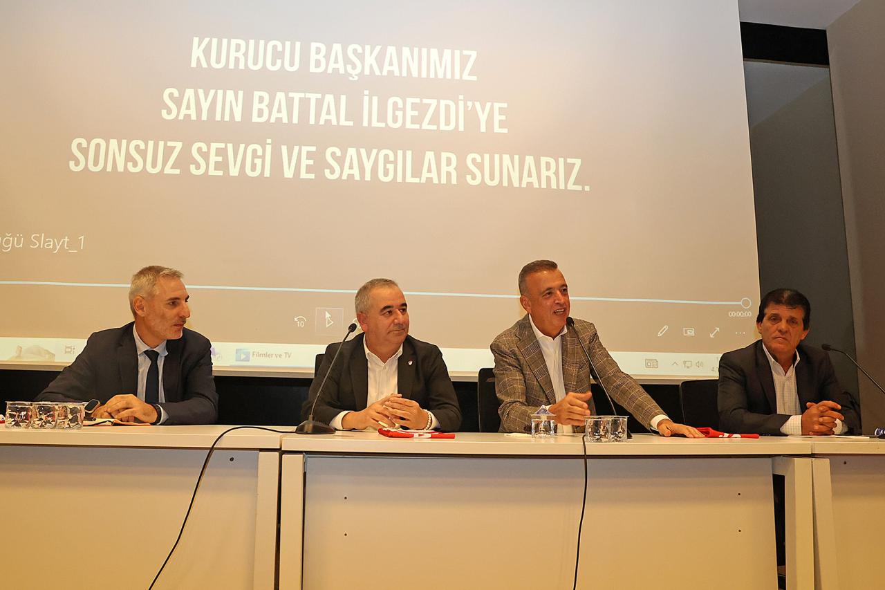 BAŞKAN İLGEZDİ ATAŞEHİR’DEKİ SPOR KULÜPLERİ İLE BULUŞTU