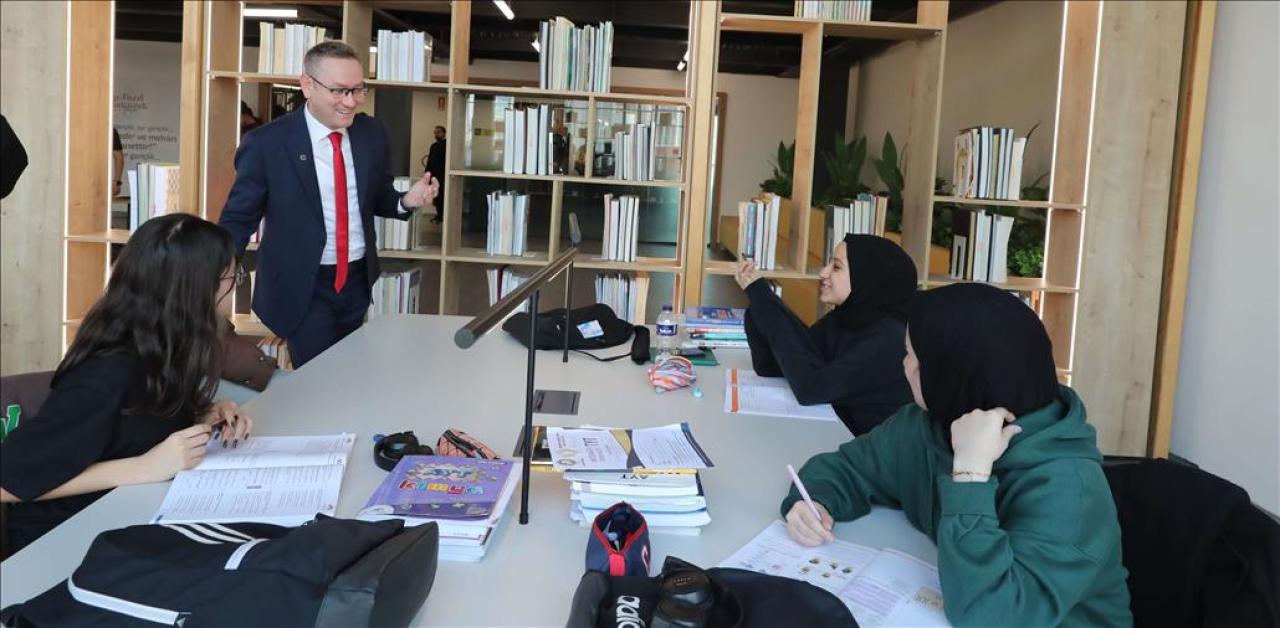 BAŞKAN KARTOĞLU’NDAN GENÇLERE DENEME SINAVI MÜJDESİ