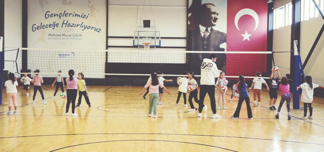 BEYLİKDÜZÜ’NDE SPOR FAALİYETLERİ ARALIKSIZ DEVAM EDİYOR
