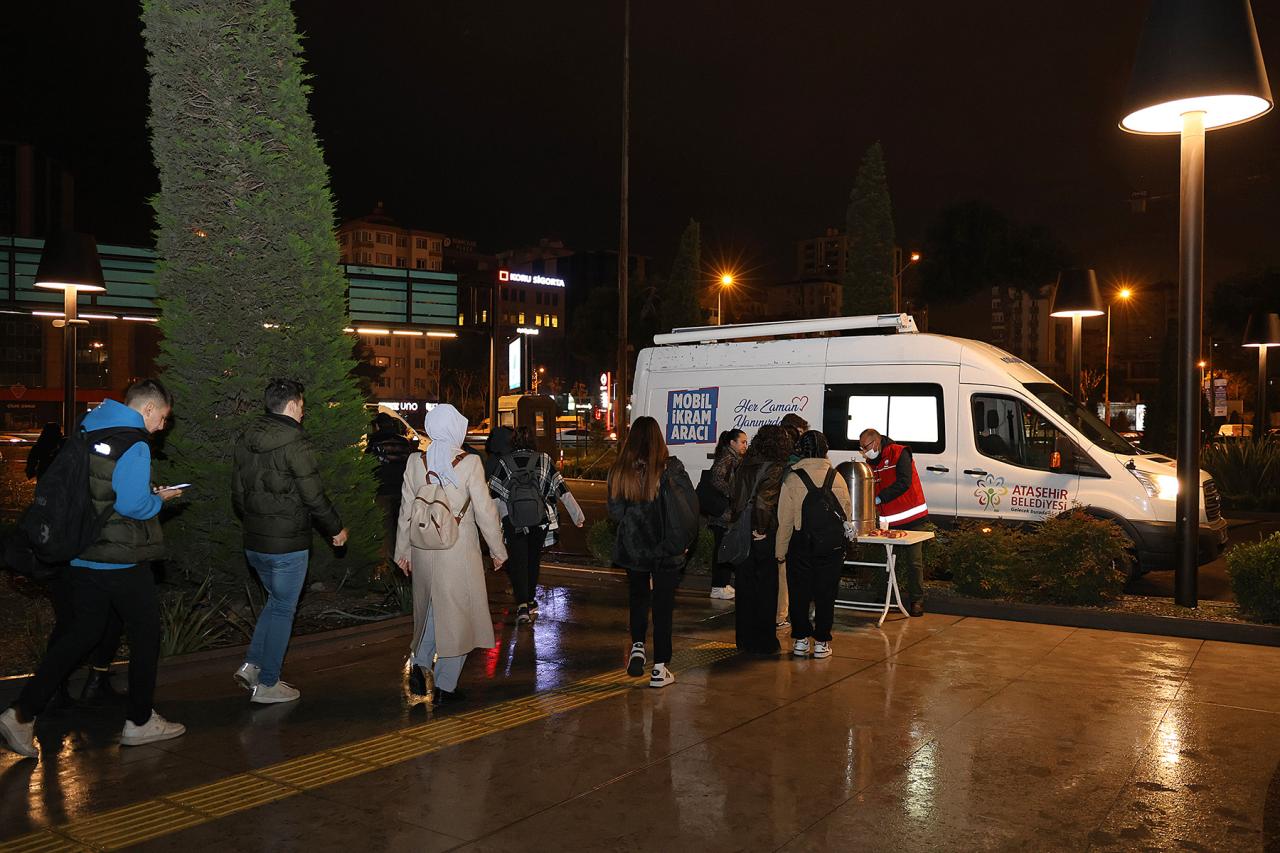 SABAH ÇORBASI ATAŞEHİRLİLERİN İÇİNİ ISITIYOR