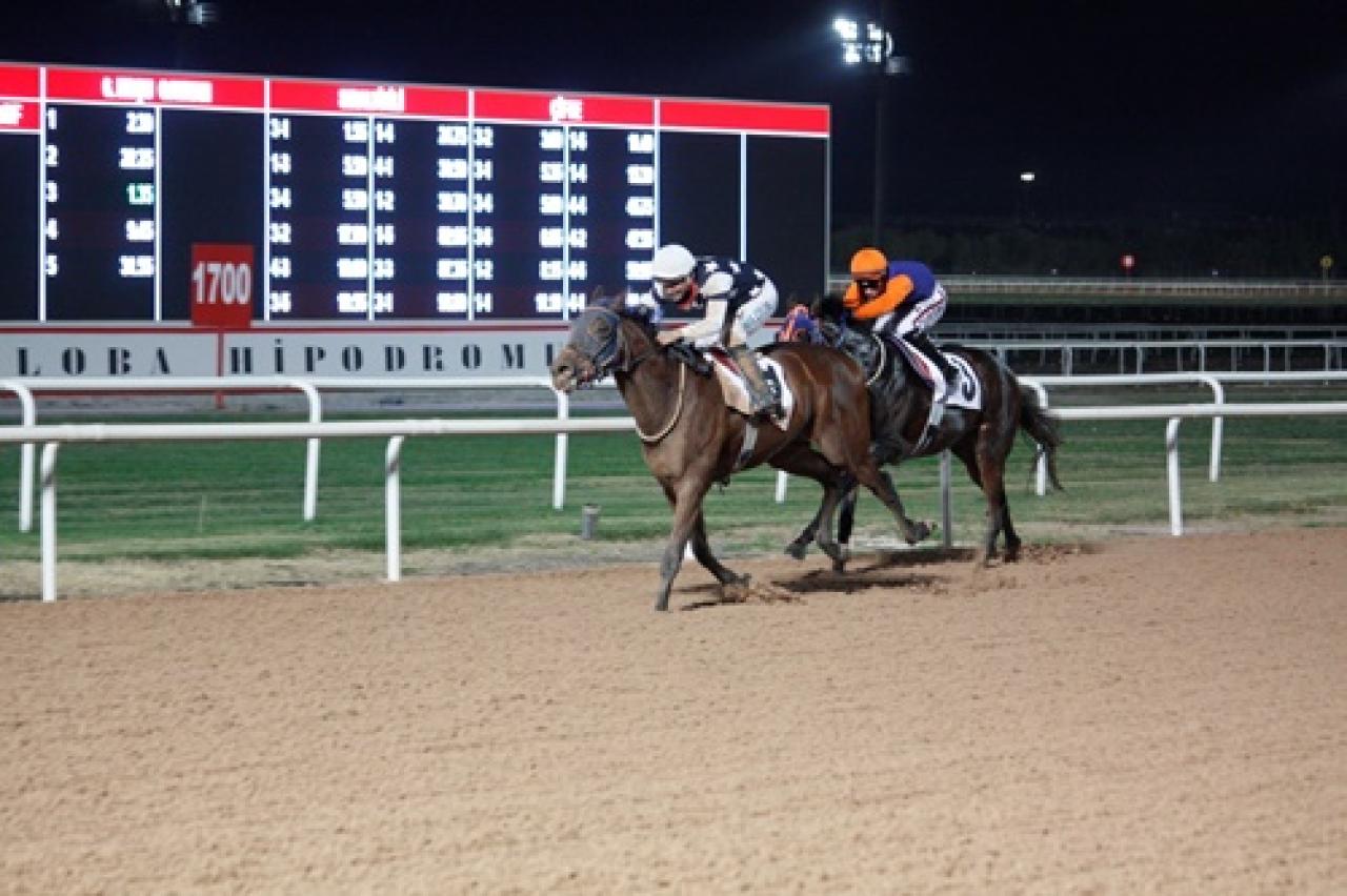 Adana’da düzenlenen A3 koşuda birinciliğe Chariot uzandı
