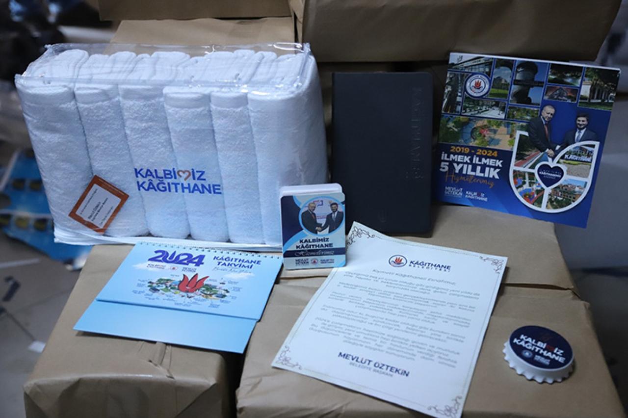 KÂĞITHANE’DE KUAFÖR VE BERBERLERE HEDİYE SETİ DAĞITILDI