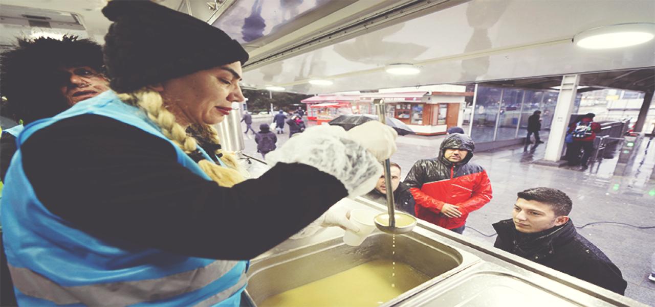 BEYLİKDÜZÜLÜLER GÜNE SICAK ÇORBAYLA BAŞLIYOR