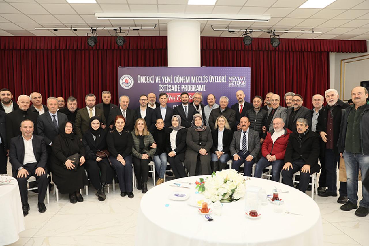 BAŞKAN ÖZTEKİN MECLİS ÜYELERİ İLE 5 YILI DEĞERLENDİRDİ