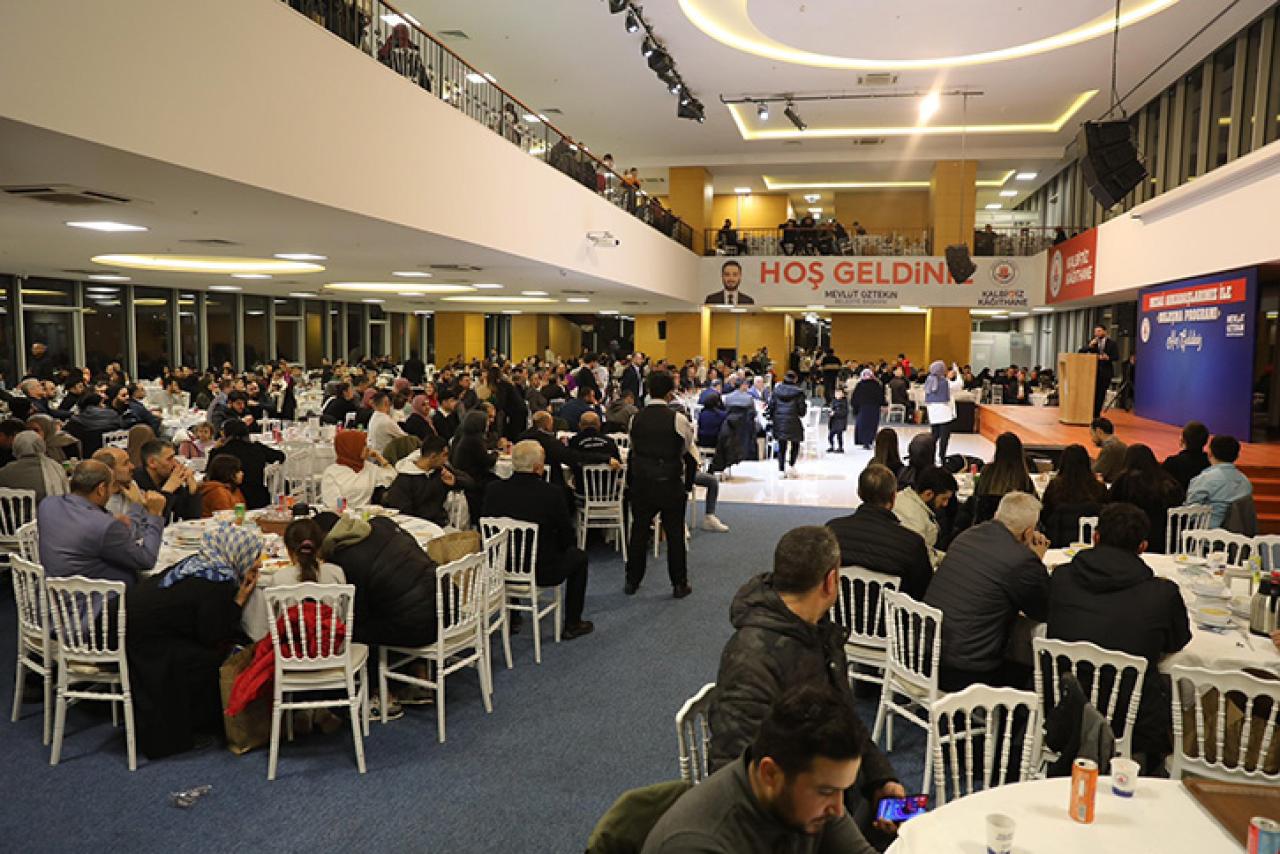 BAŞKAN ÖZTEKİN BELEDİYE PERSONELLERİYLE BİR ARAYA GELDİ