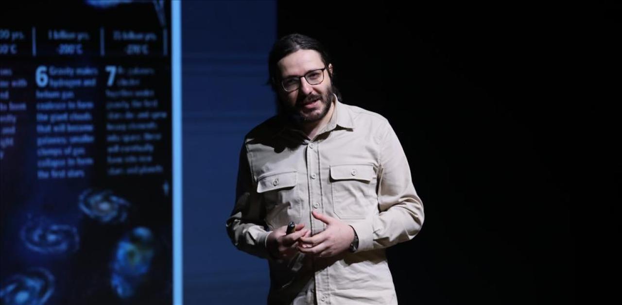 DÜŞÜNCE AKADEMİSİ’NDE EVREN VE İNSAN KONUŞULDU