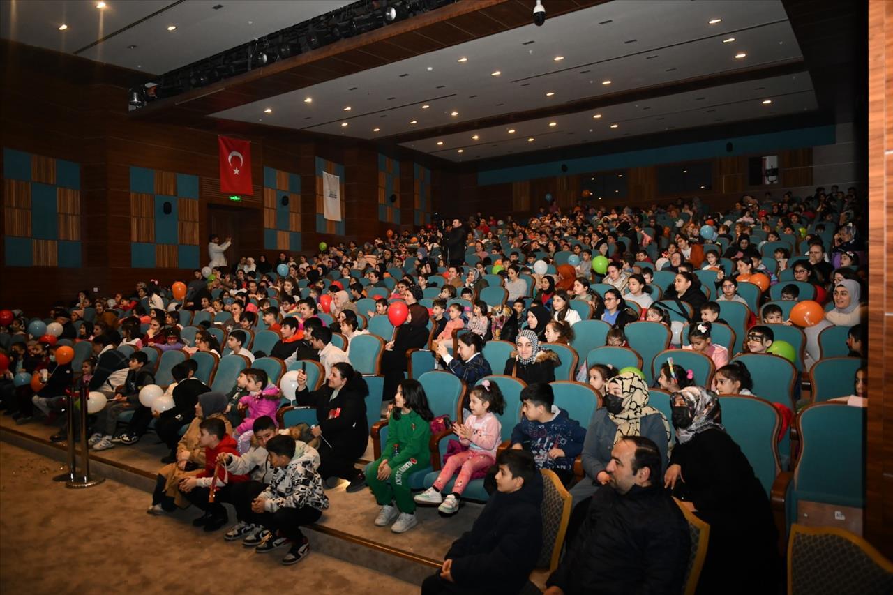 Esenyurt’ta Sömestir Dopdolu Geçiyor