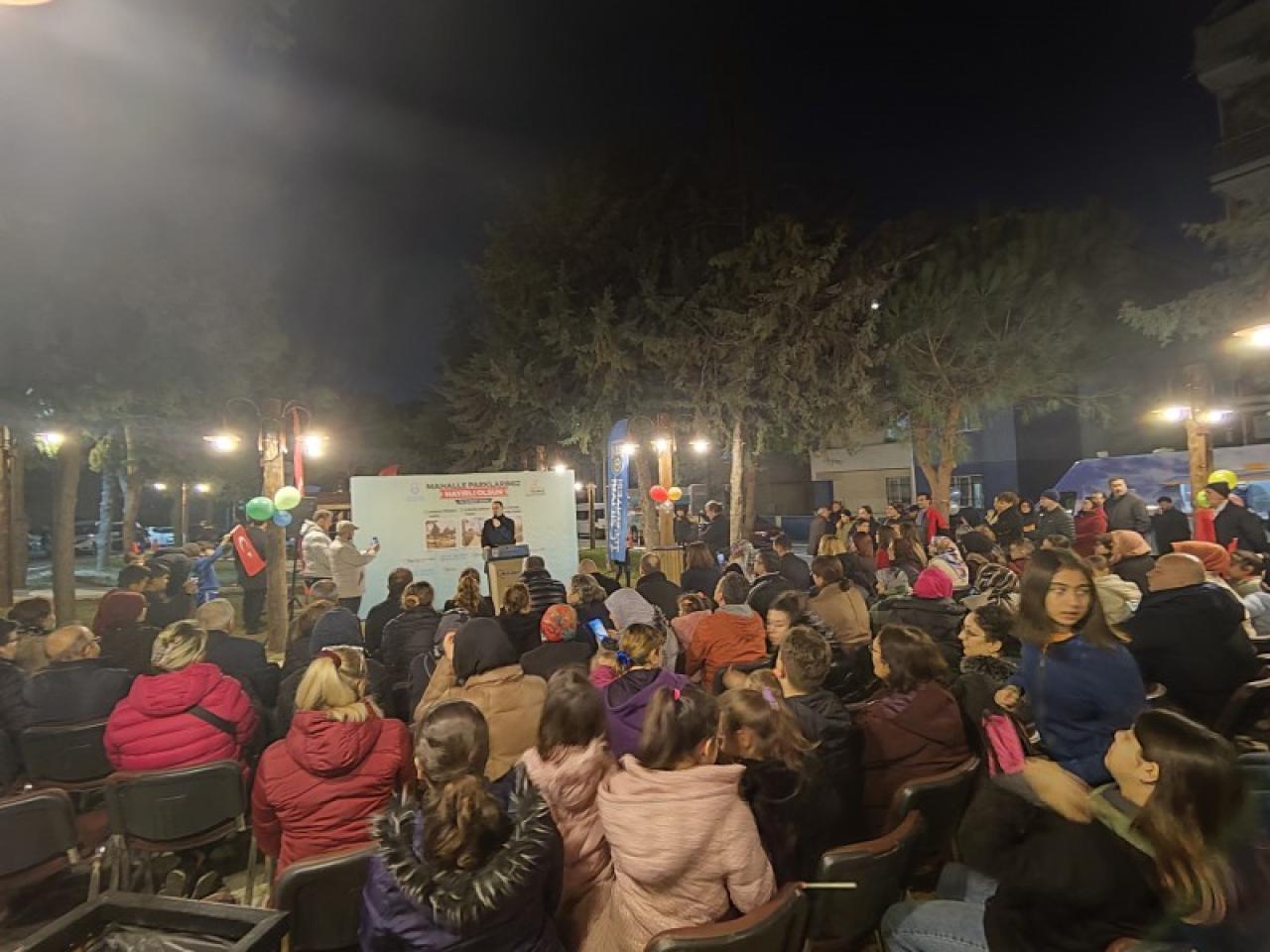 BAŞKAN YILMAZ ALİBEY MAHALLESİ’NDE 3 PARKI BİRDEN AÇTI